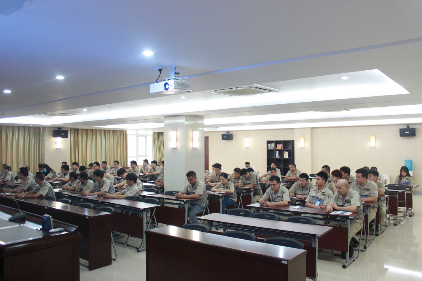 mg冰球突破(中国区)官方网站